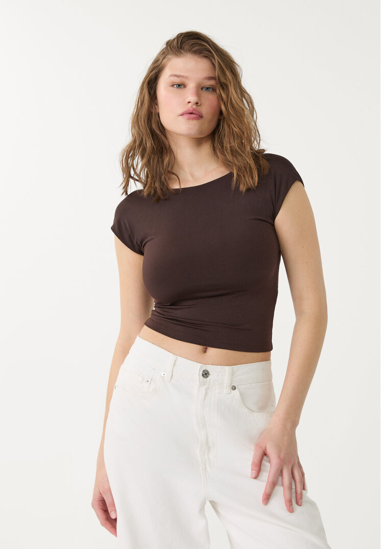 camiseta espalda descubierta