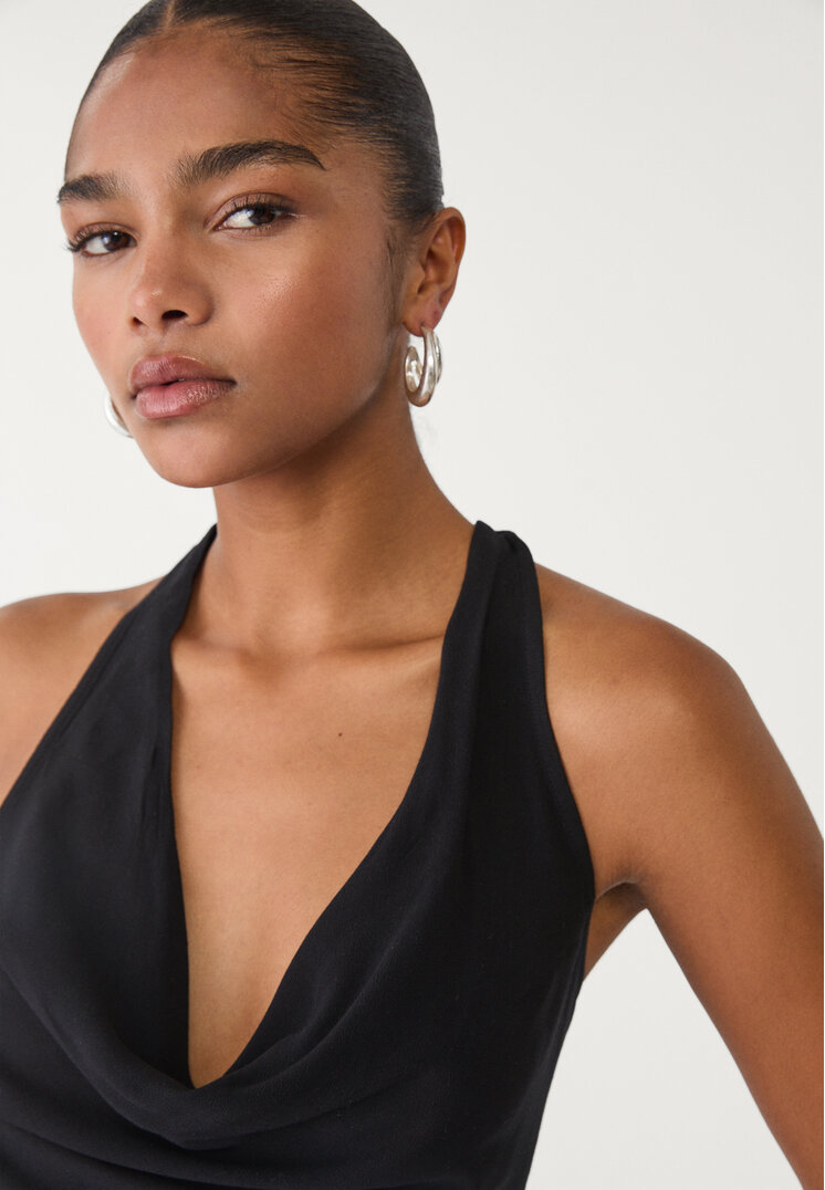 top fluido halter