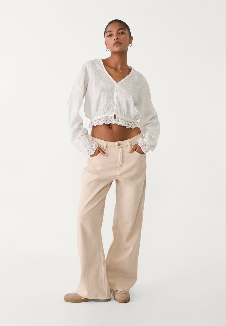 camisa bordados cropped encaje