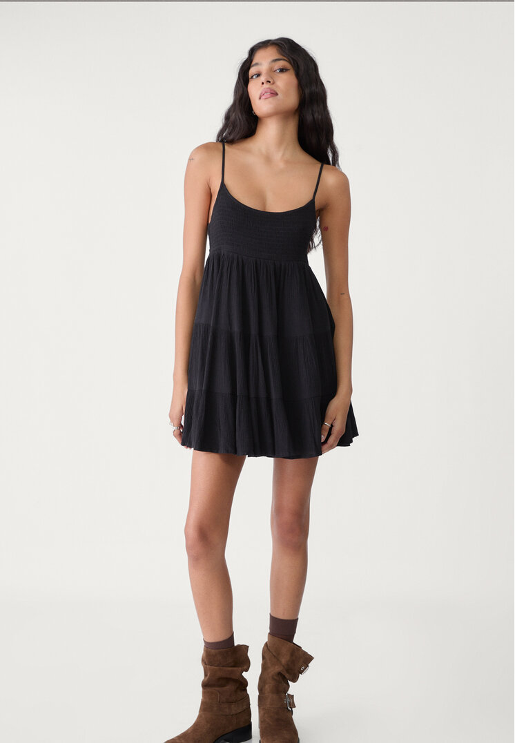 vestido corto fluido