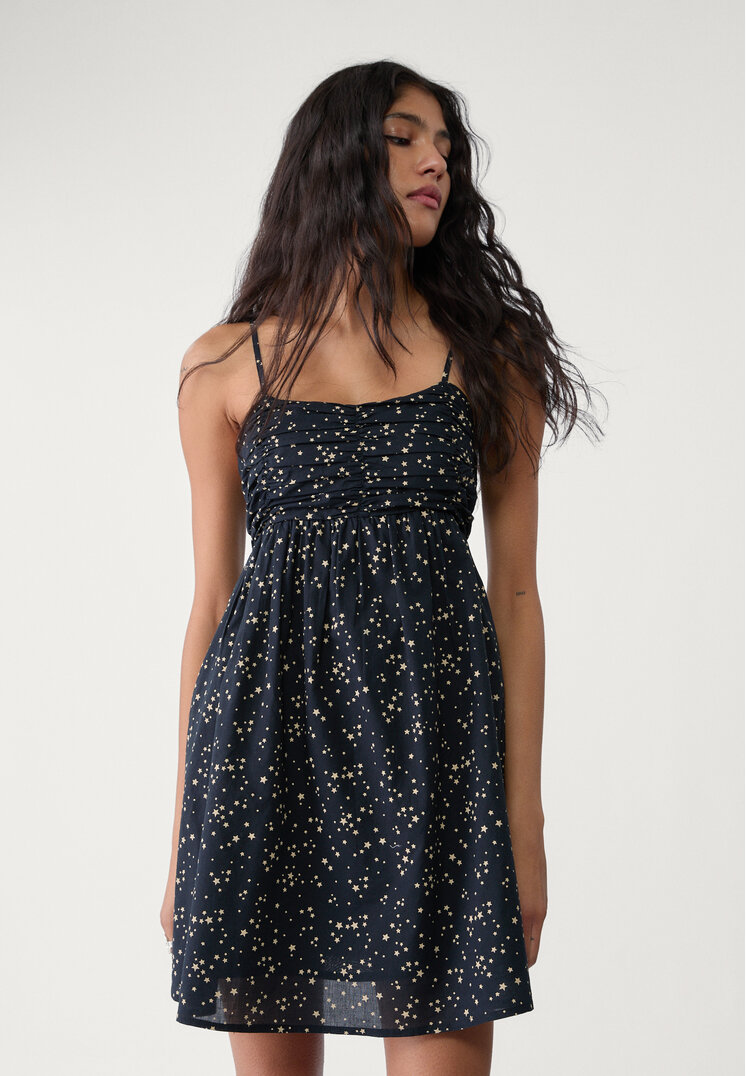 vestido fluido corto frunce
