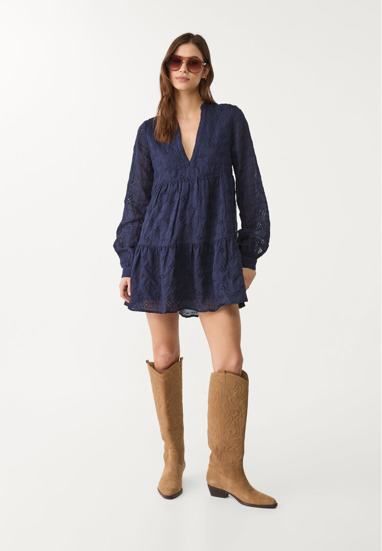 vestido corto fluido bordados