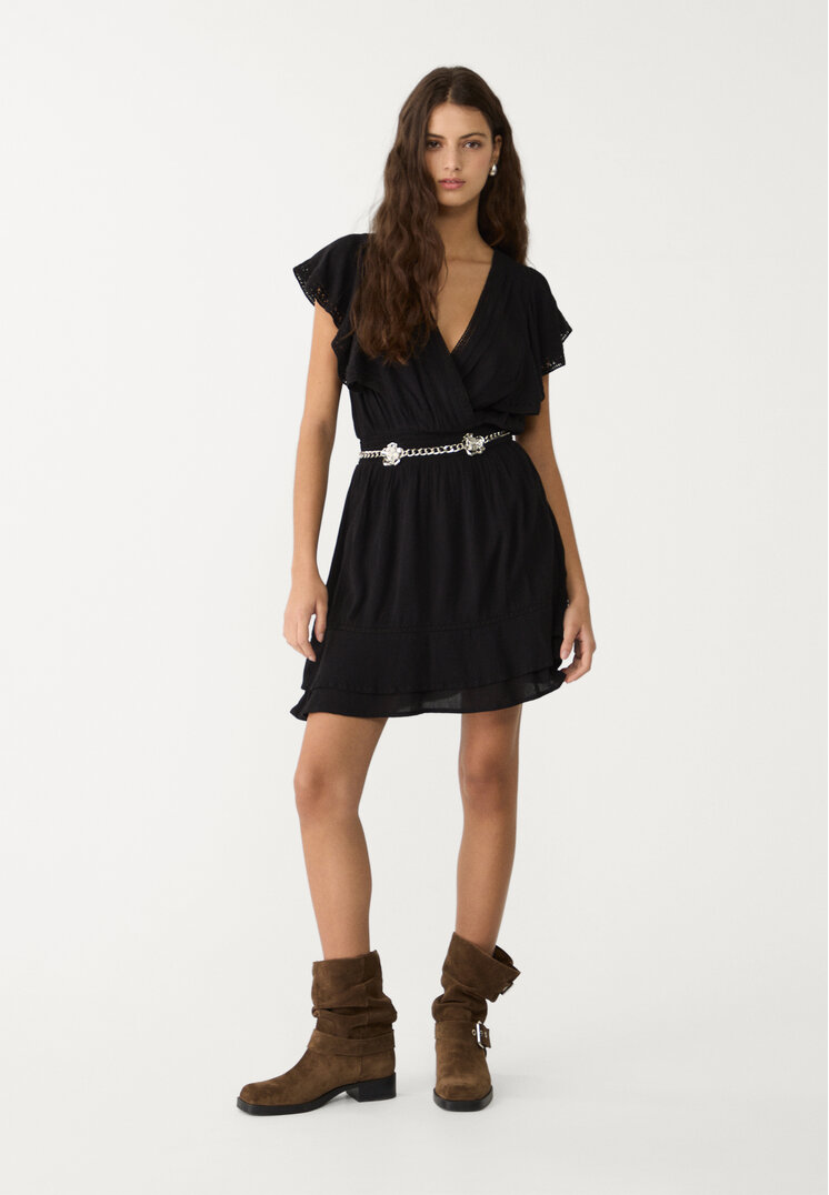vestido fluido corto volantes