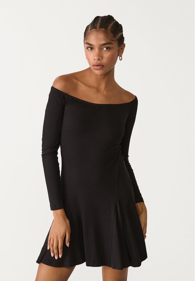 vestido corto godets