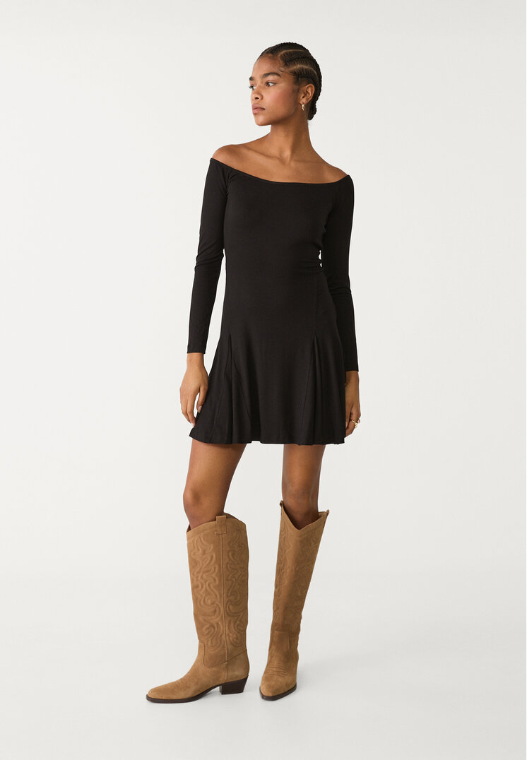 vestido corto godets