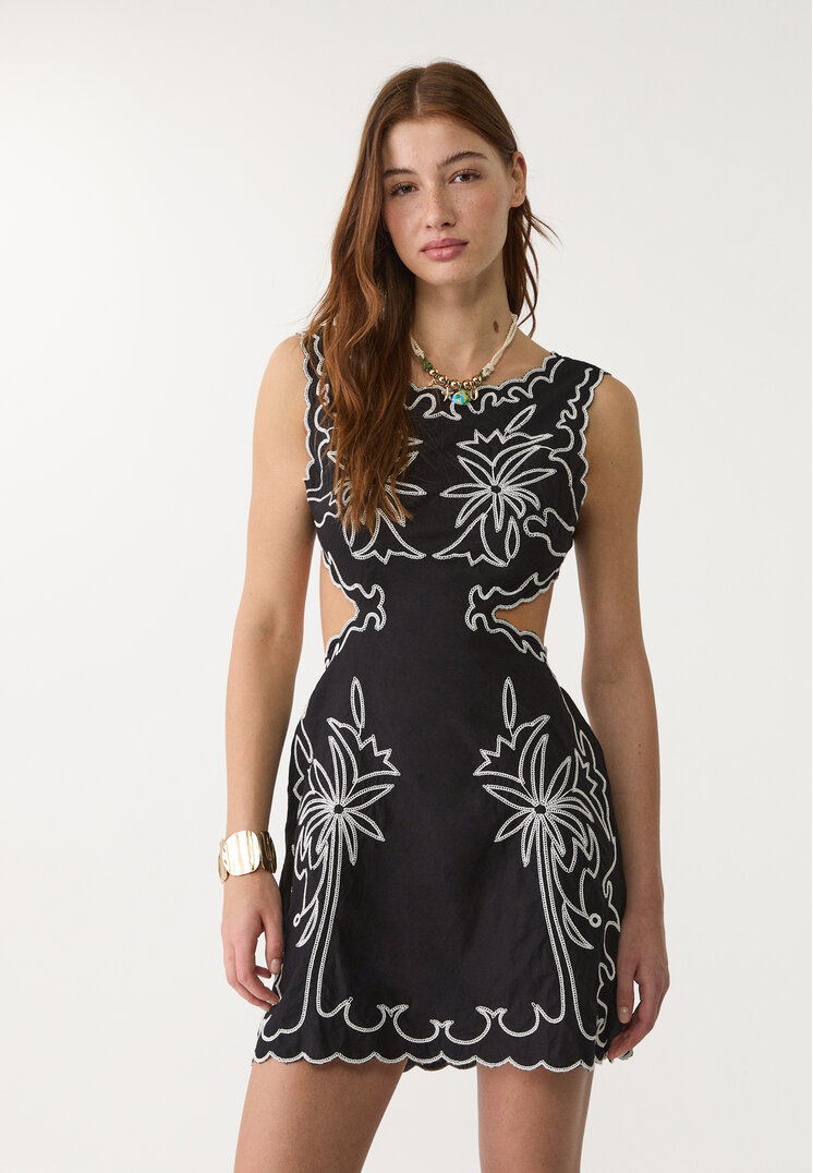 vestido corto bordado palmeras