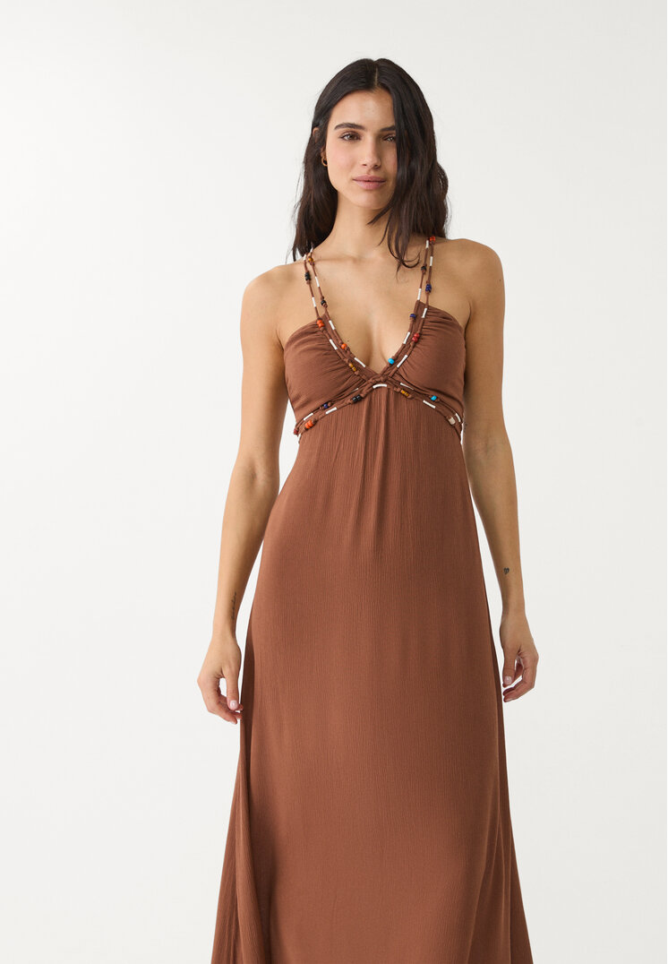 vestido fluido largo abalorios