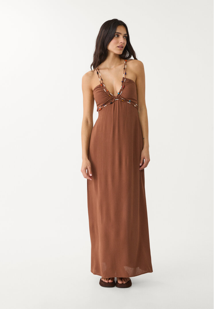 vestido fluido largo abalorios