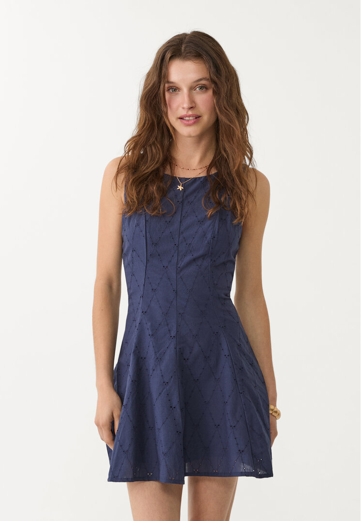 vestido corto bordados