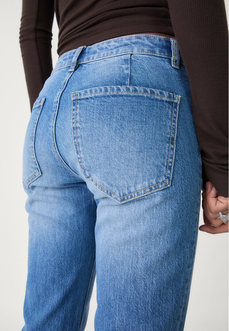jeans flare bolsillos
