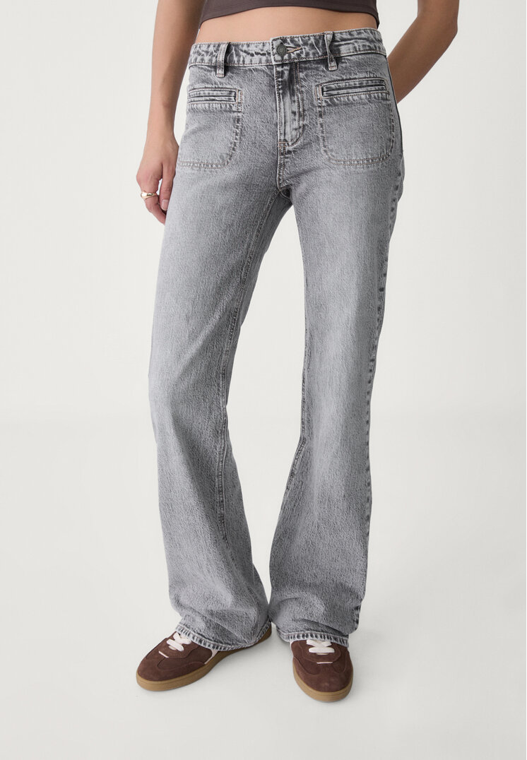 jeans flare bolsillos