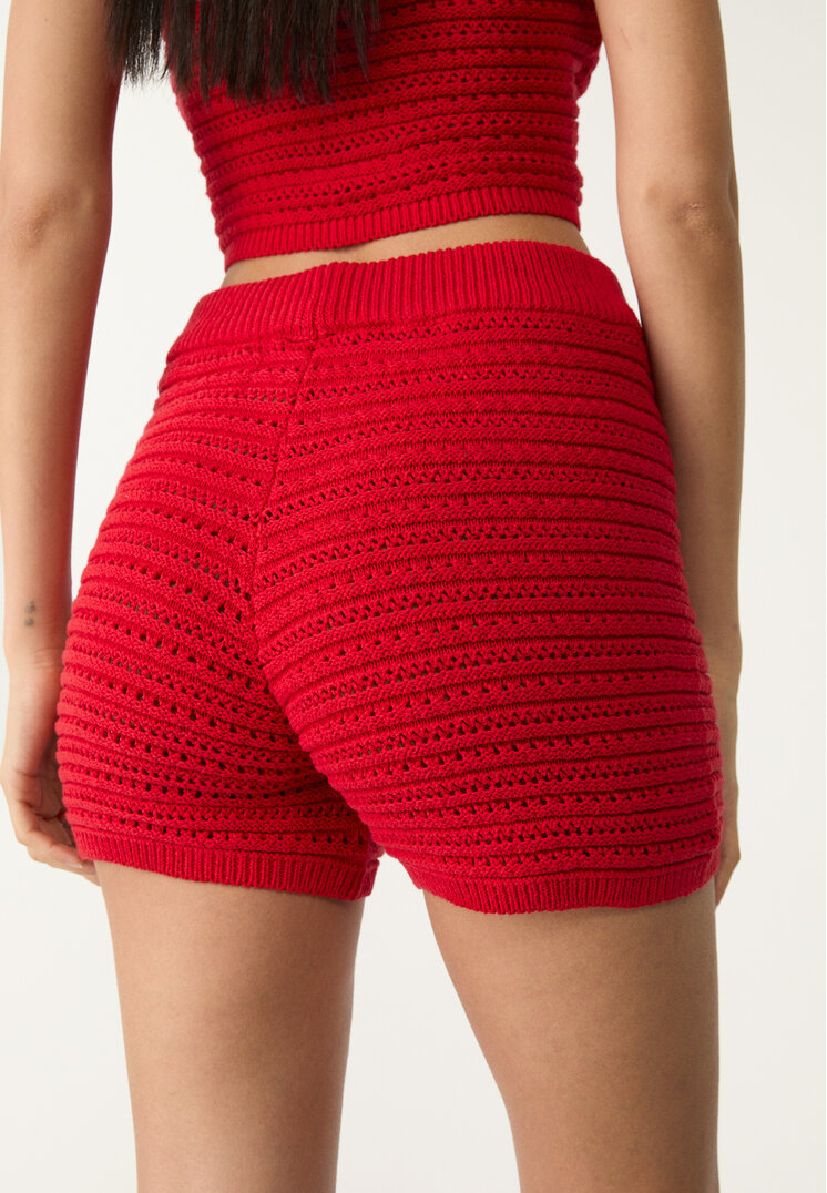 shorts punto calado