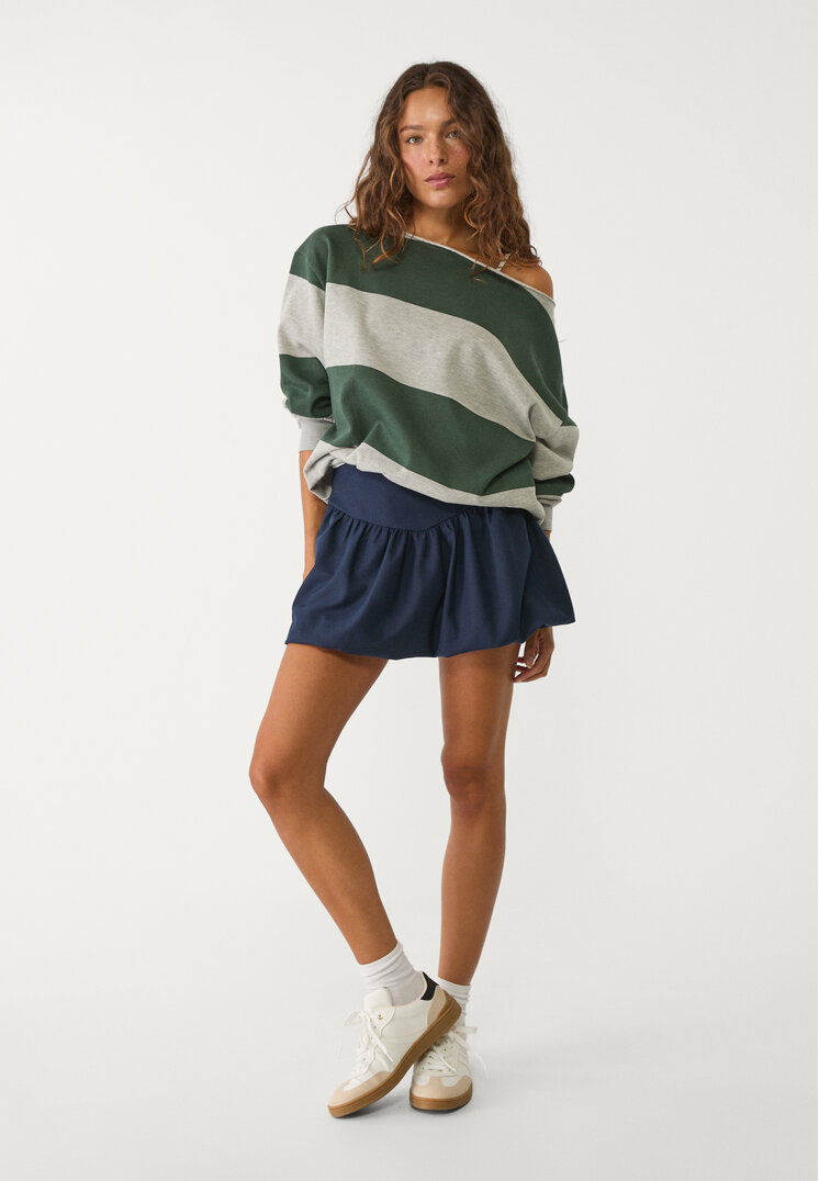 sudadera rayas hombros descubiertos