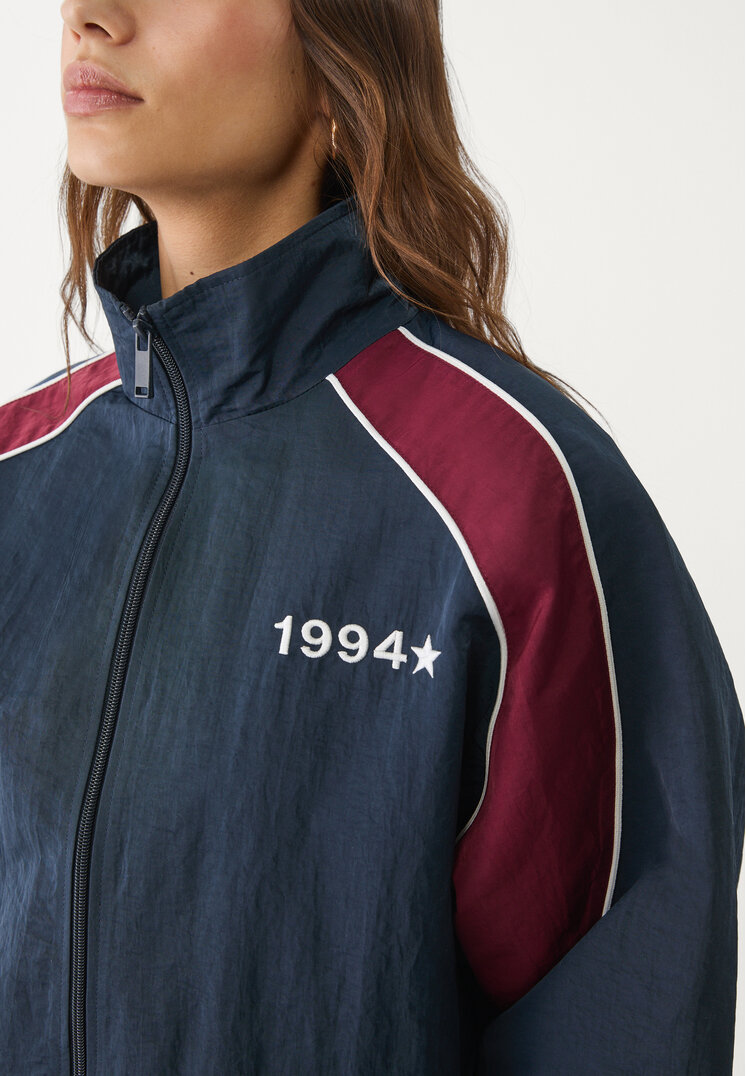 chaqueta oversize contraste