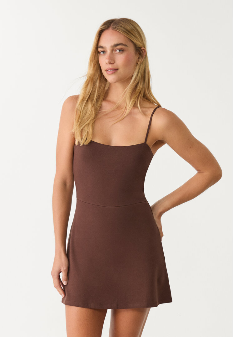 mono vestido corto tirantes