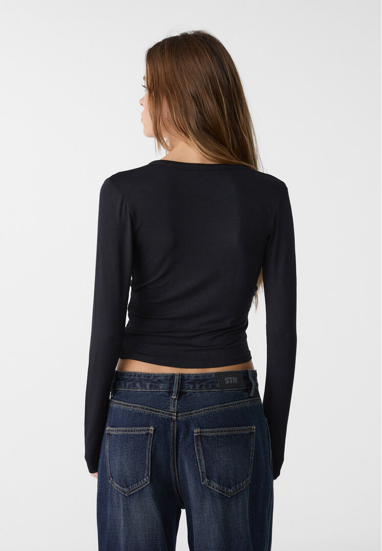 camiseta viscosa escote pico