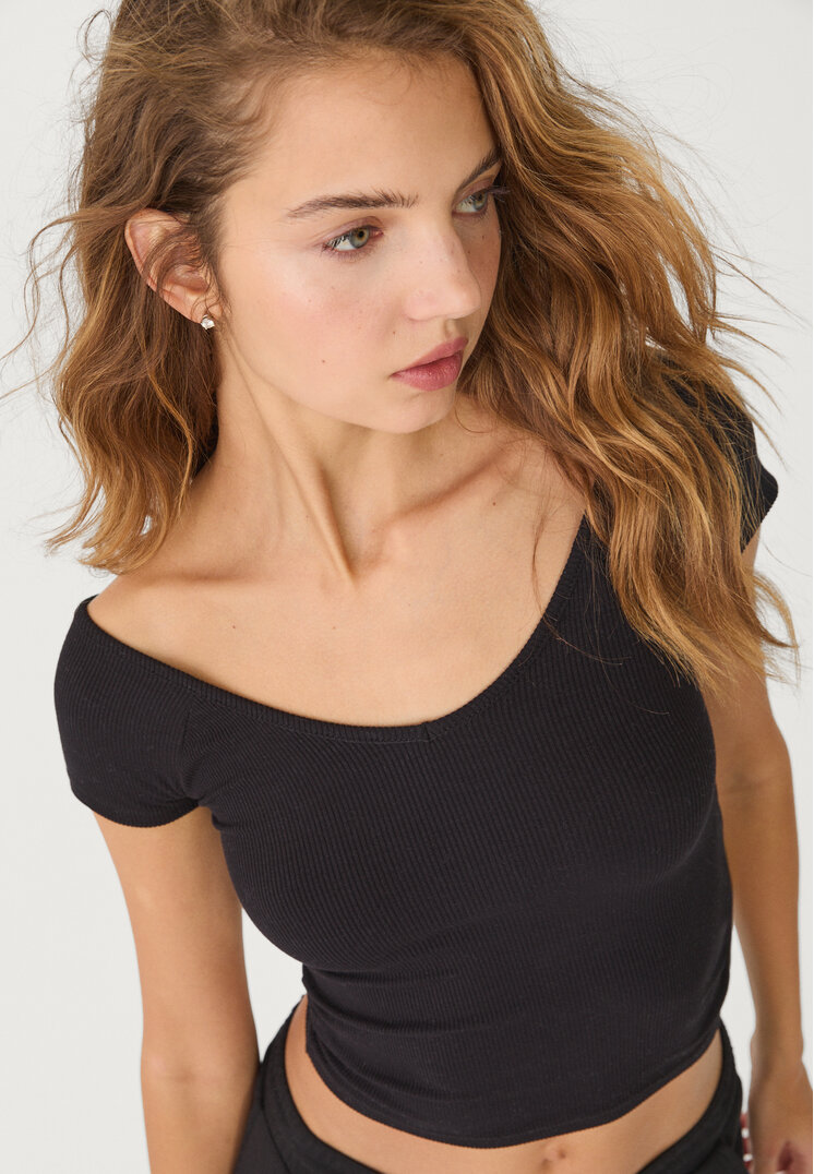 camiseta escote pico canale