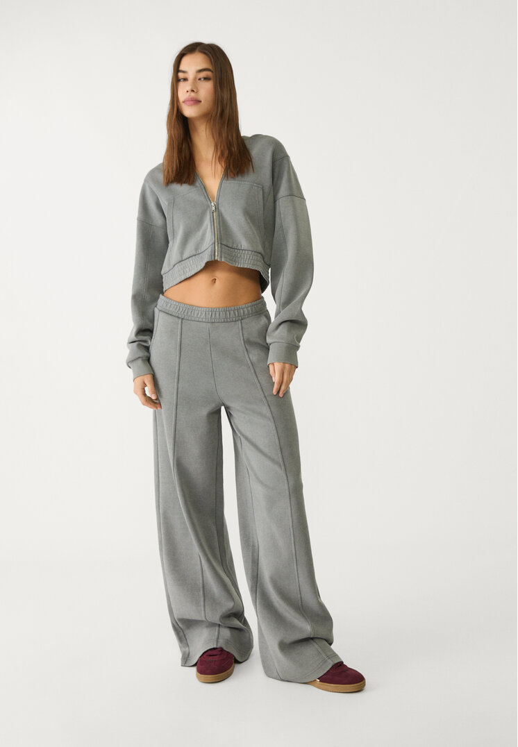 sudadera capucha bolsillos