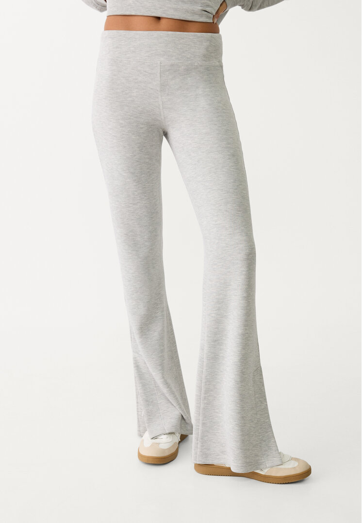pantalon flare tacto suave