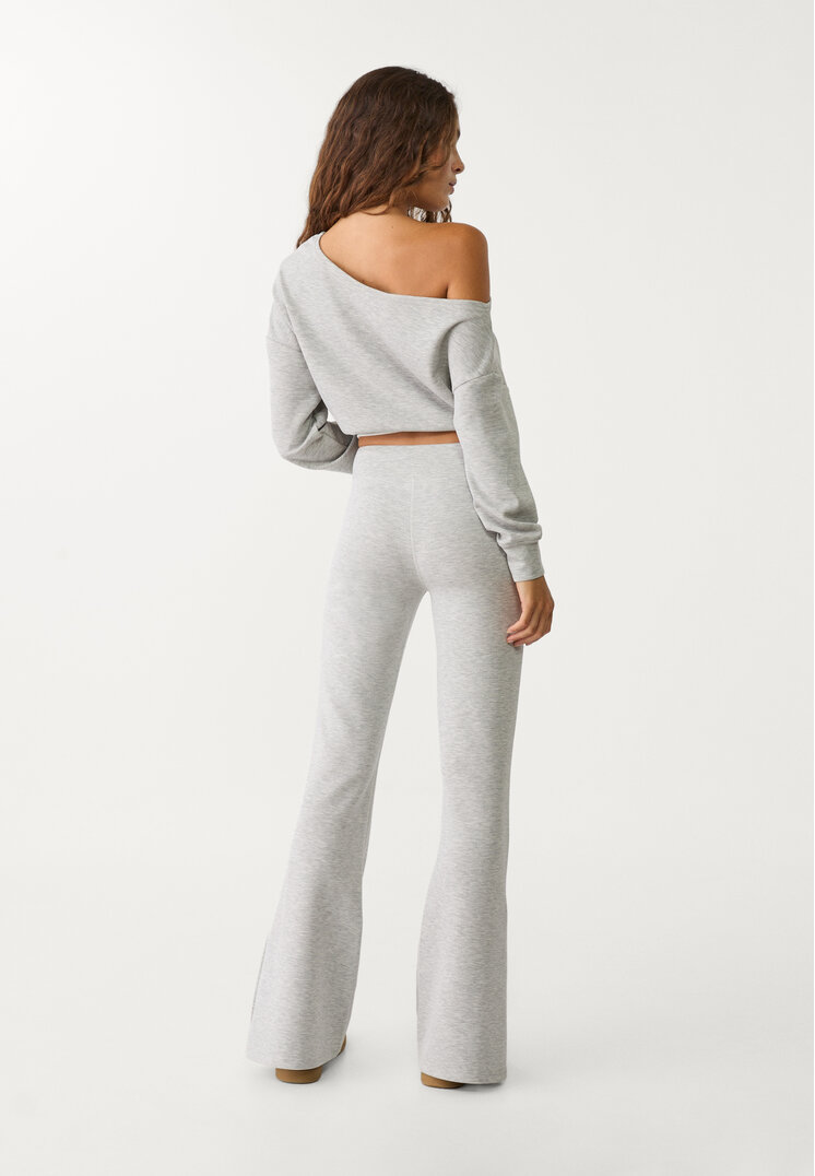 pantalon flare tacto suave