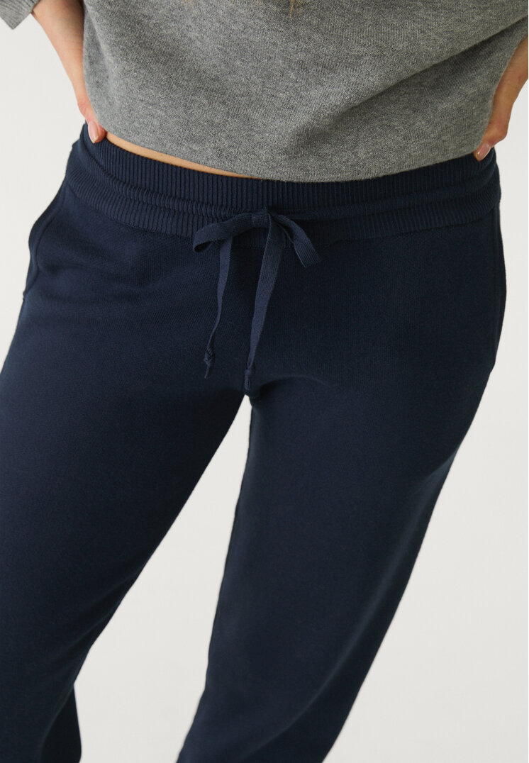 pantalon jogger punto