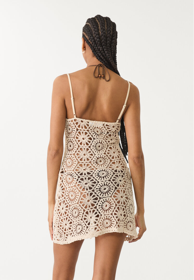 vestido corto punto calado