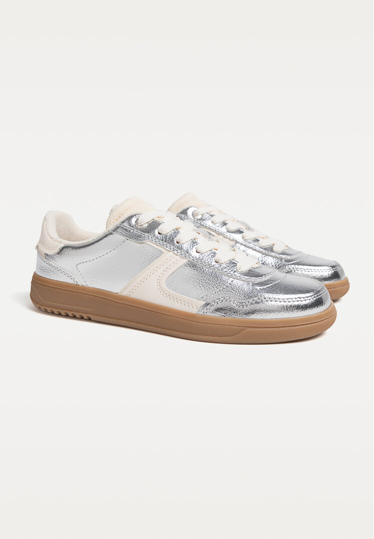 zapatillas casual retro plateadas