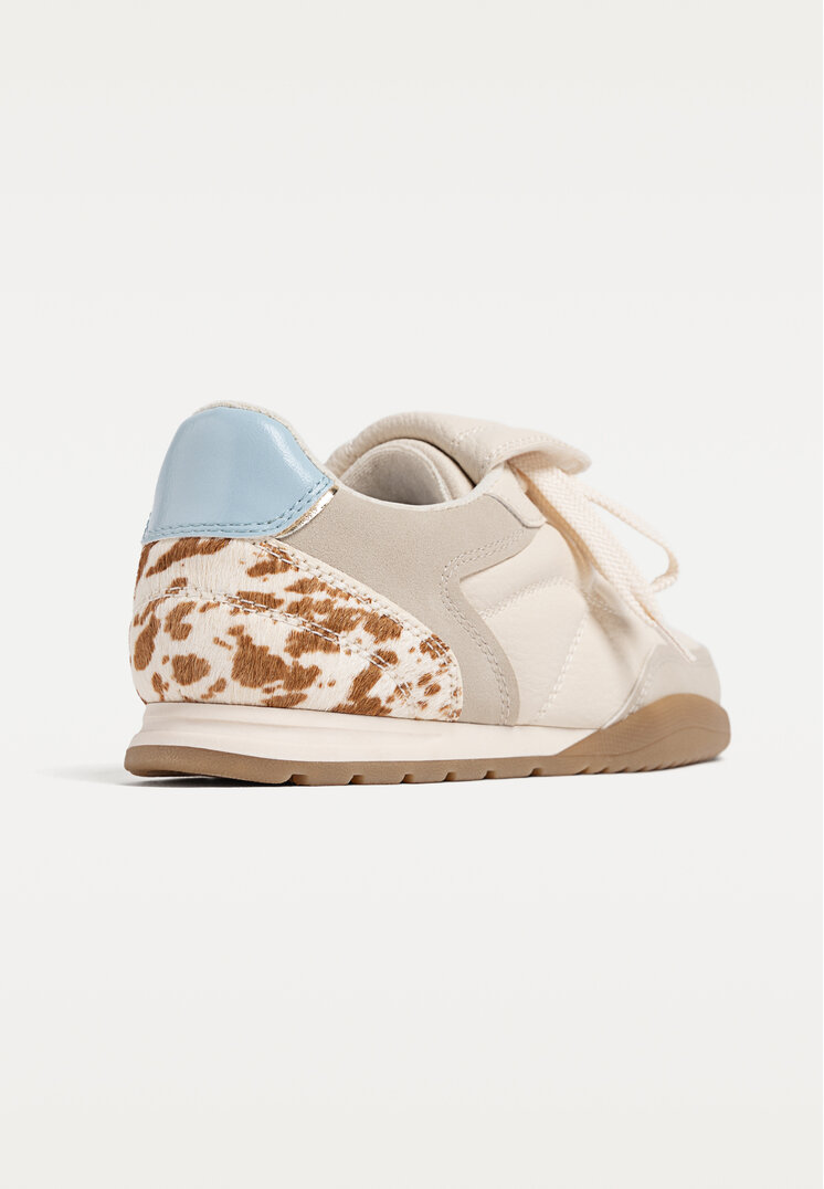 zapatillas detalle animal print