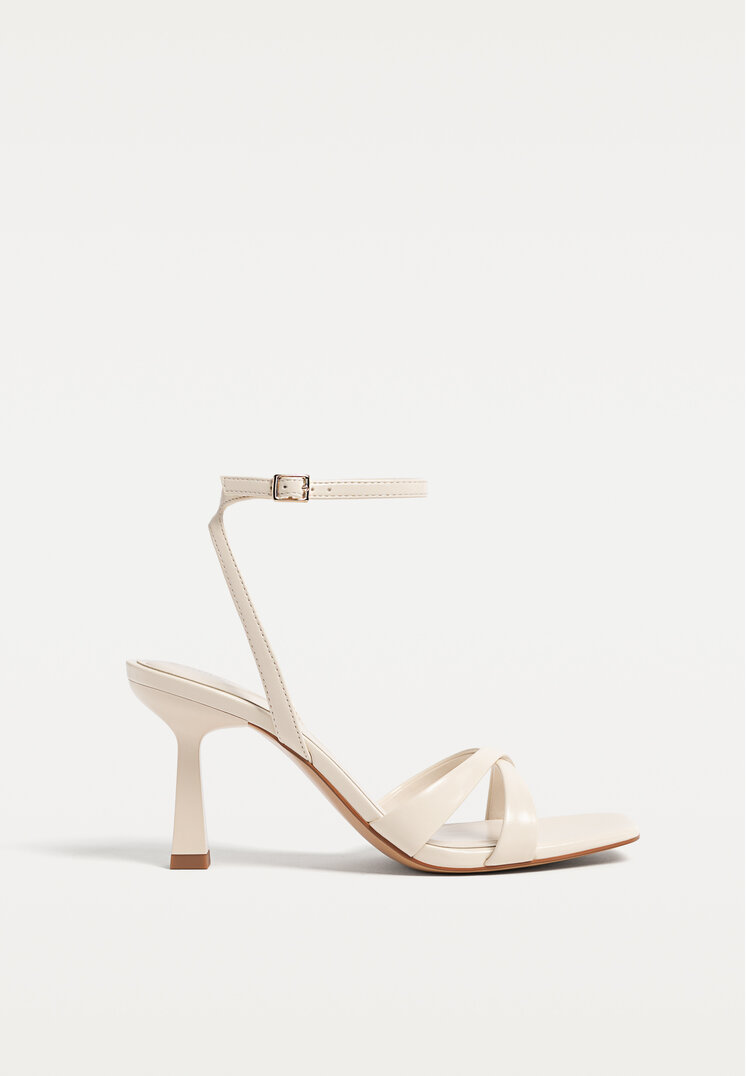 sandalias de tacon fino