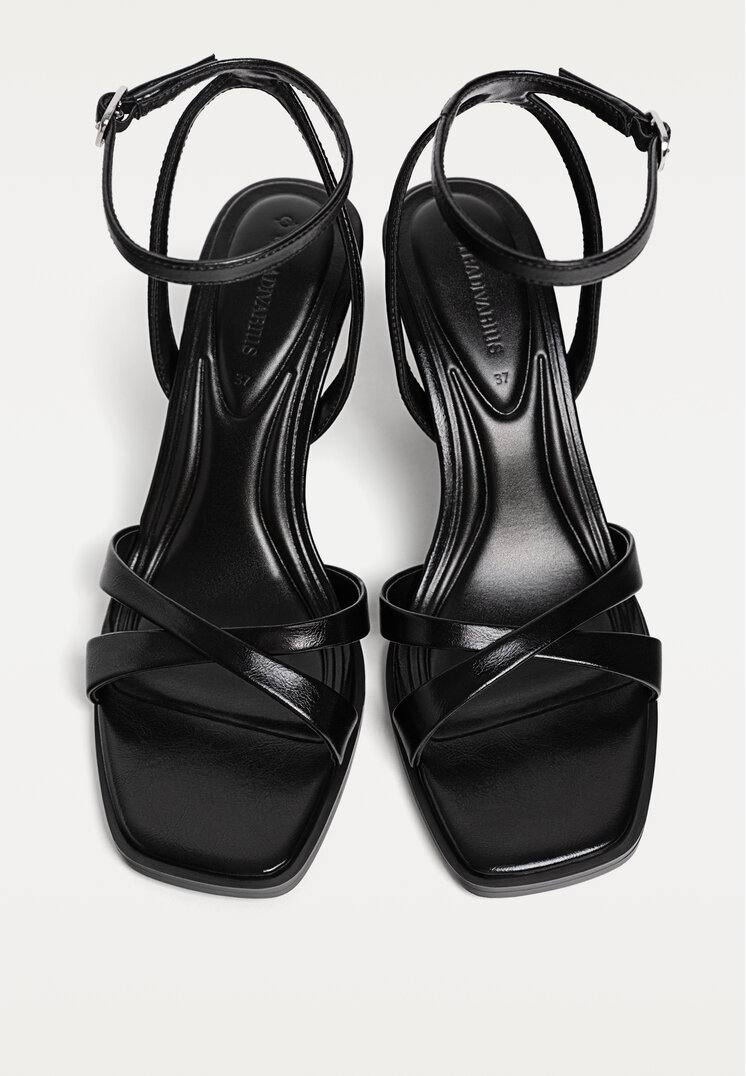 sandalias tacon negras