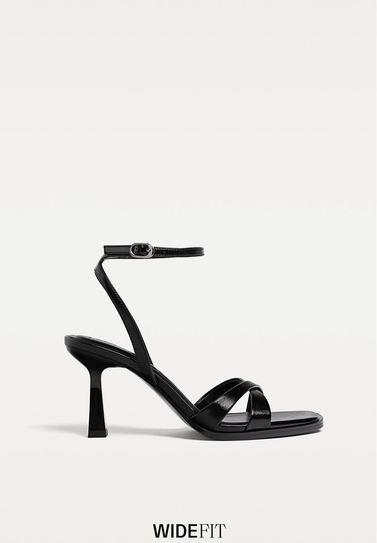 wide fit sandalias tacon negras