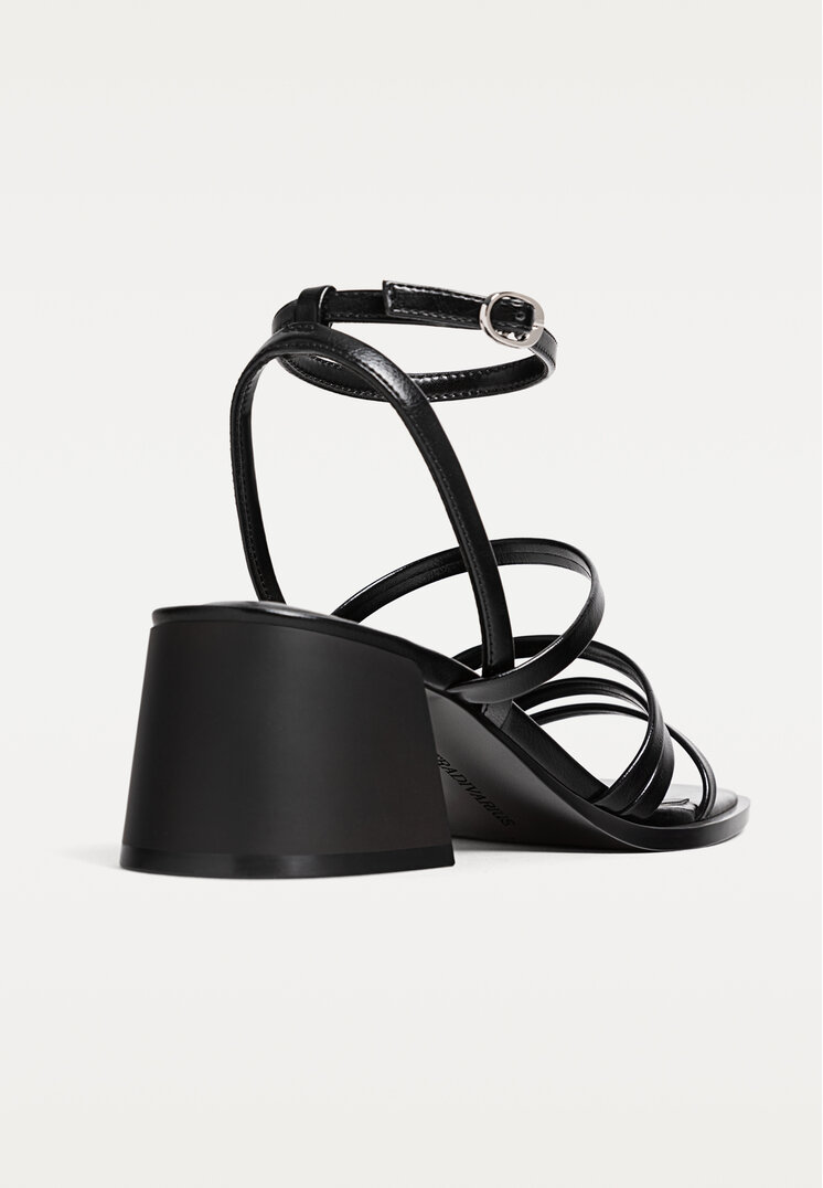 sandalias de tacon ancho tiras