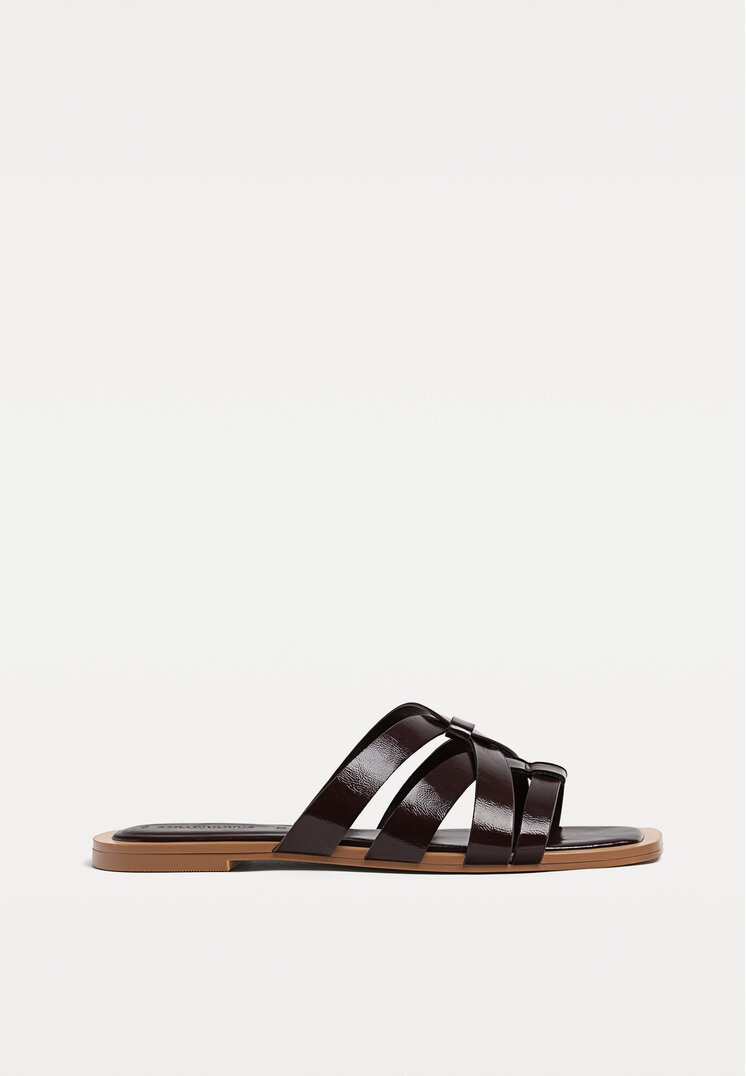 sandalias planas tiras