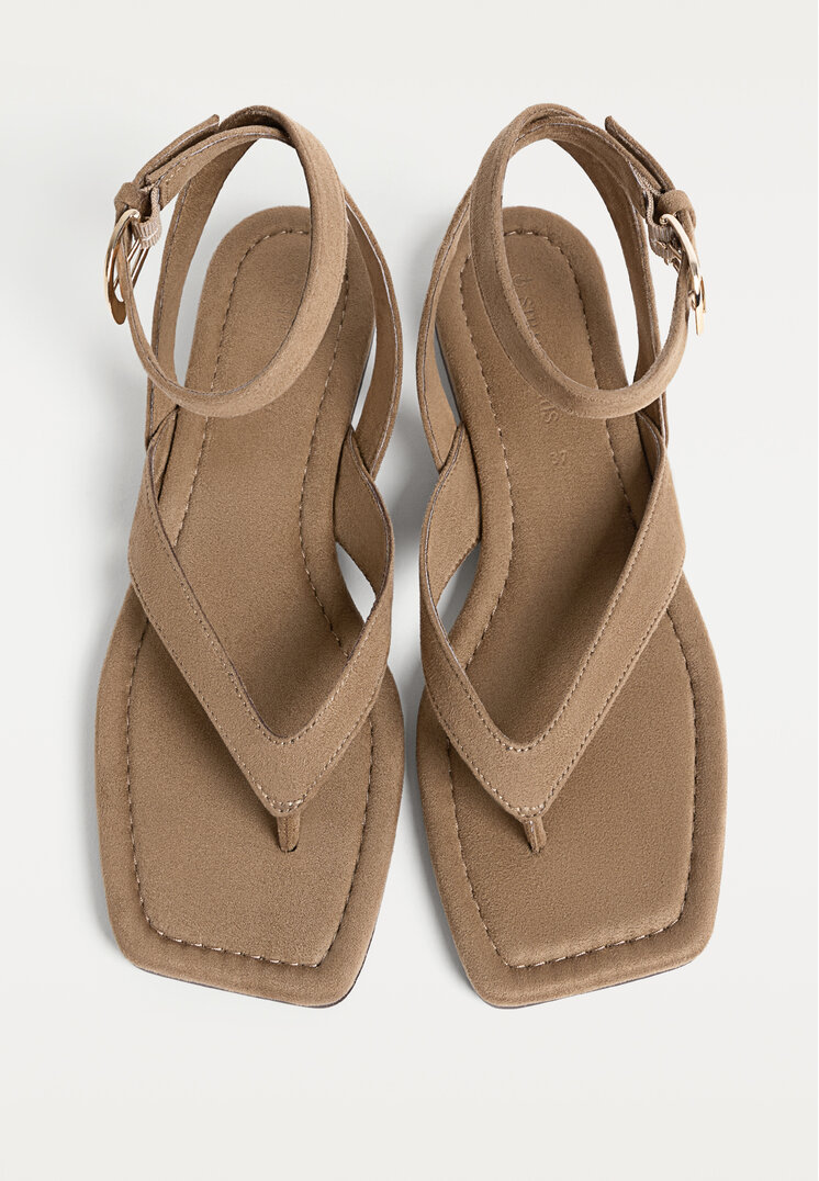 sandalias planas textura