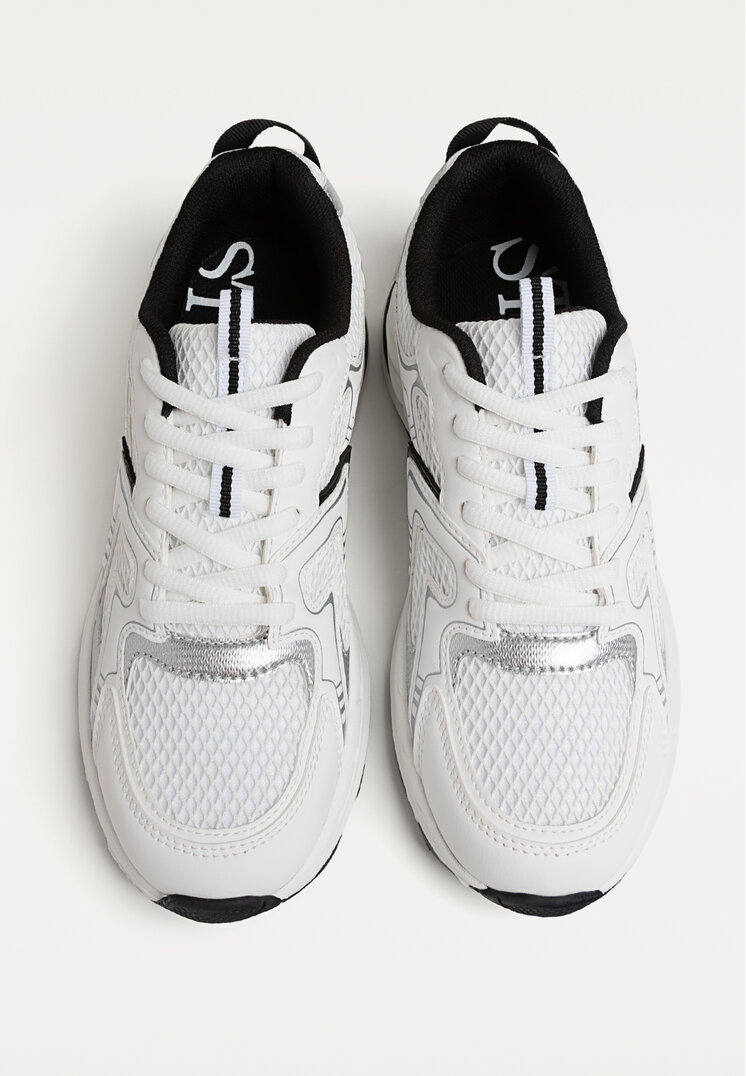 zapatillas deportivas detalle