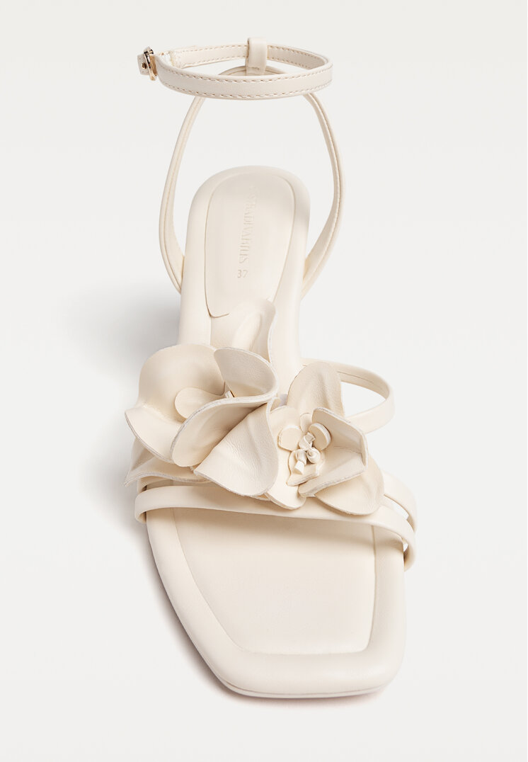sandalias tacon detalle flor