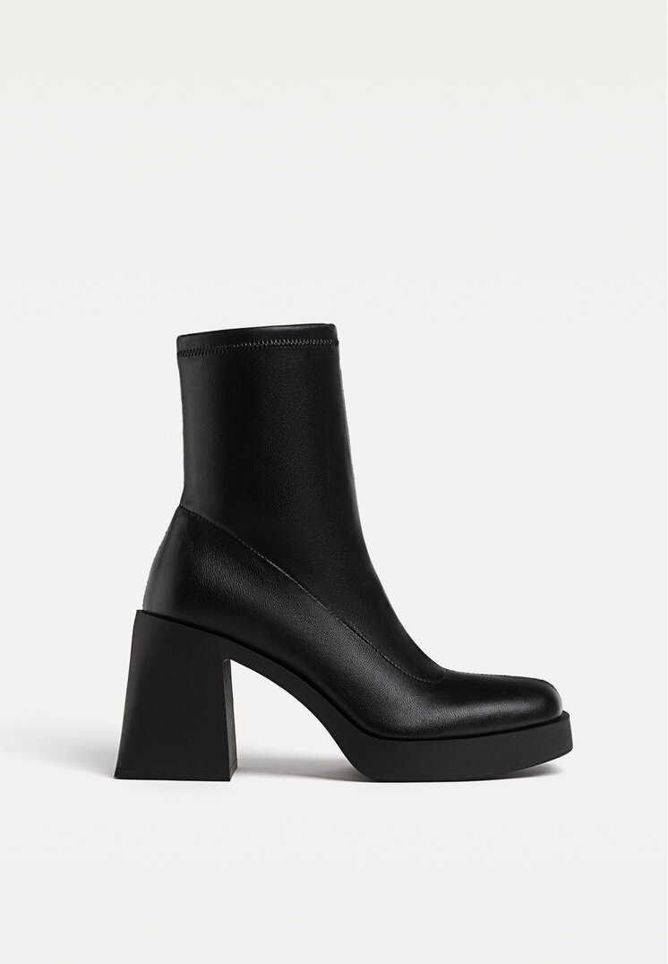 Stradivarius Botine Cu Toc Și Platformă Negru 39