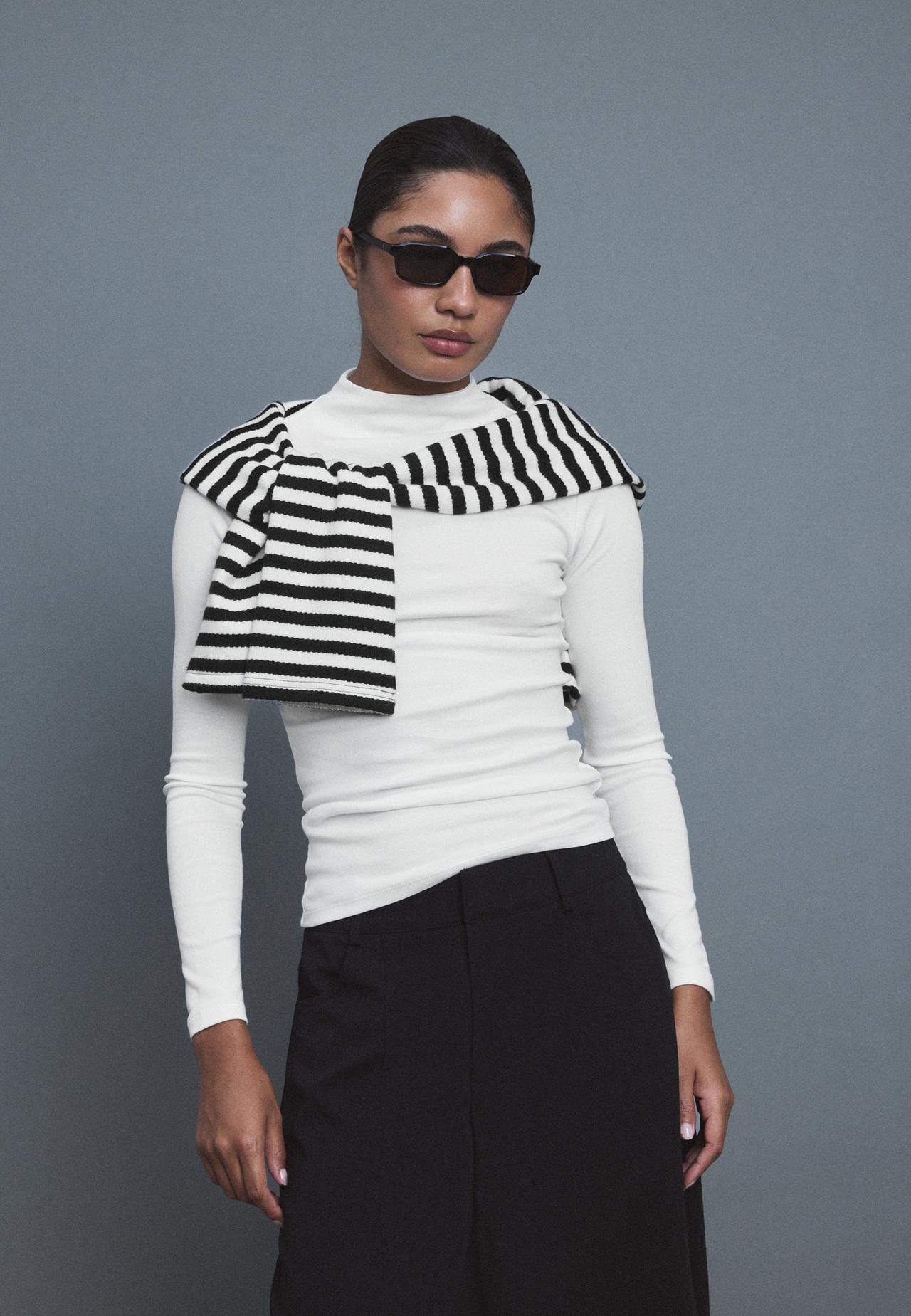 Basic funnel neck T-shirt — Ecru