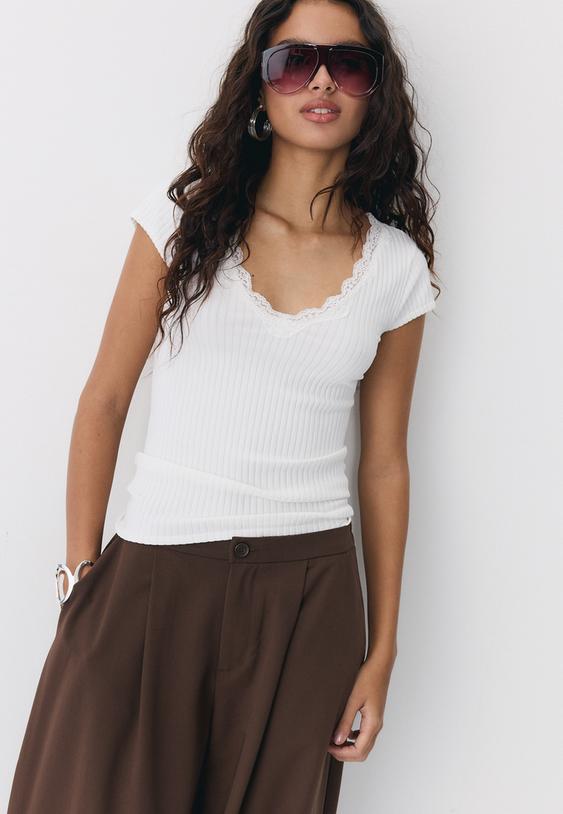 Stradivarius Short Sleeve V-Neck Lace T-Shirt Ecru Xl