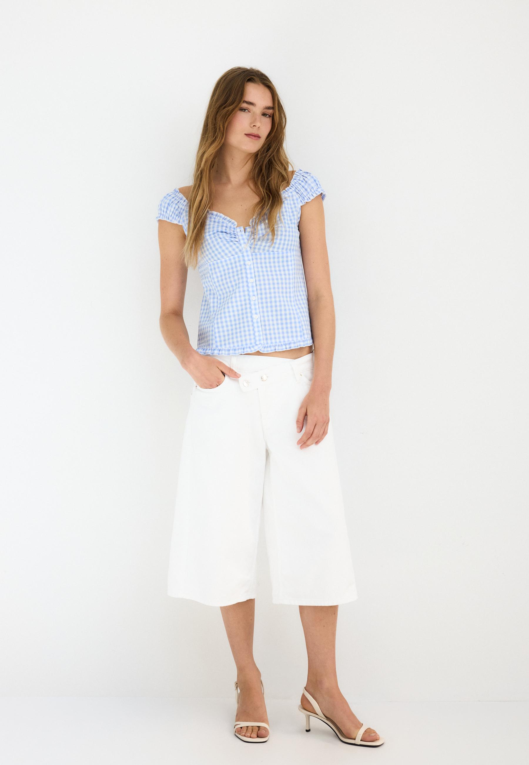 Heart neckline top with buttons — Sky blue