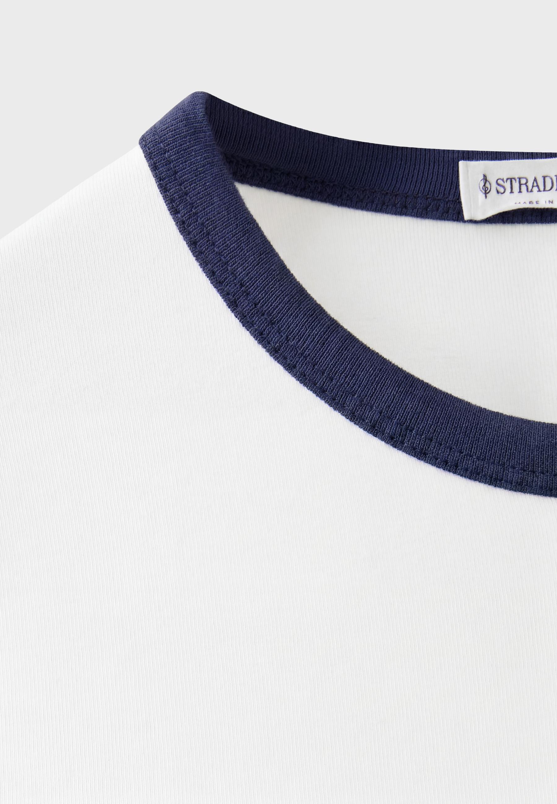 Kontrast yakalı dünya t-shirt - Görsel 10