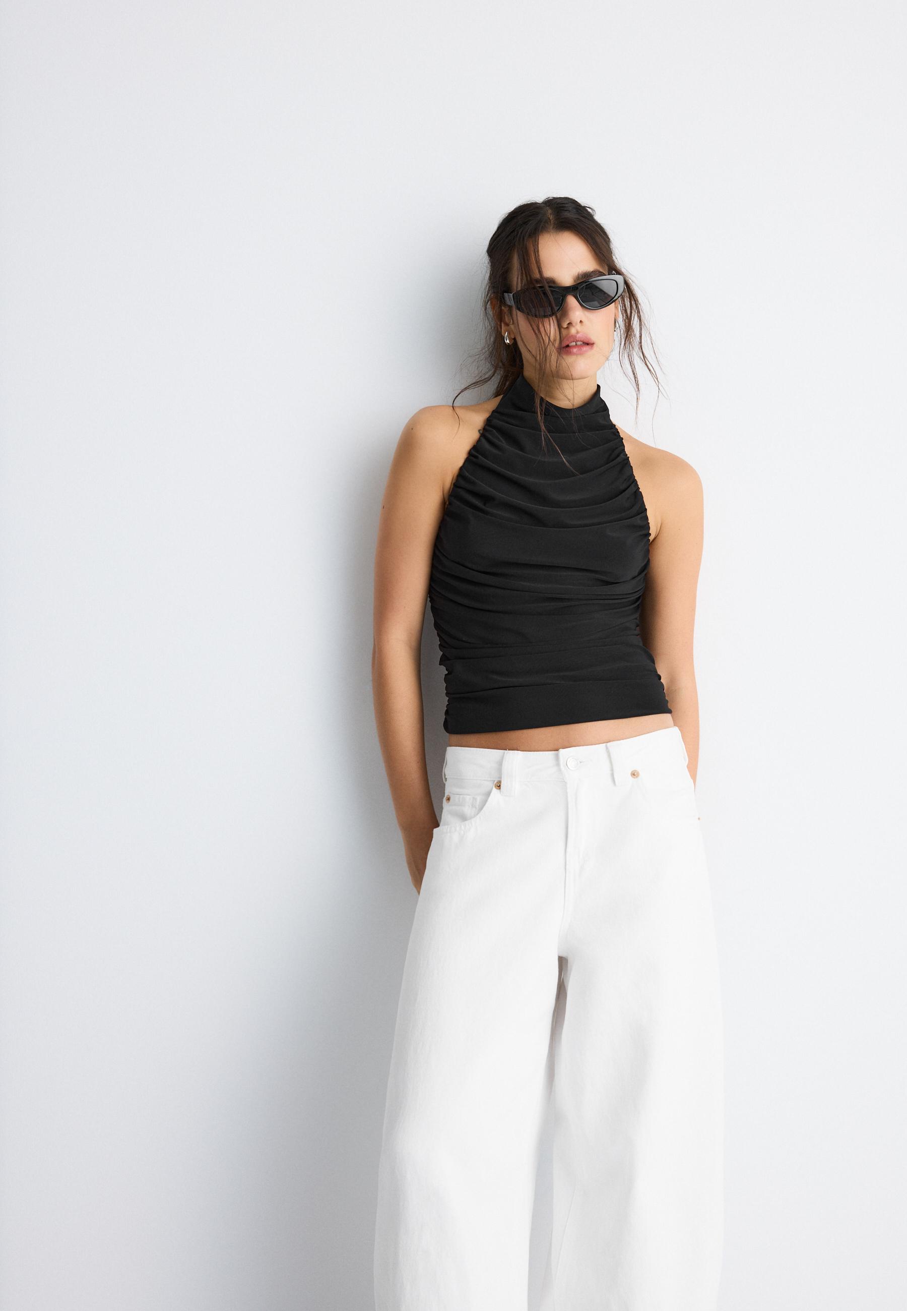 Ruched halter top — Black