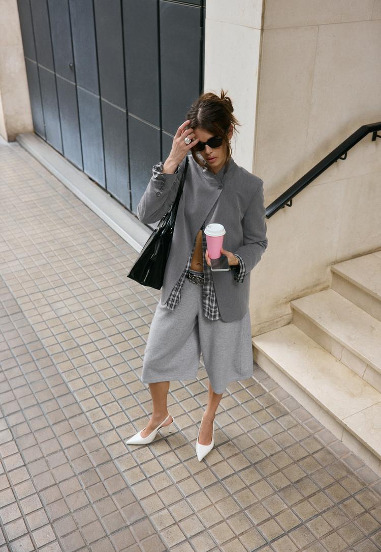 Asymmetric blazer — Grey