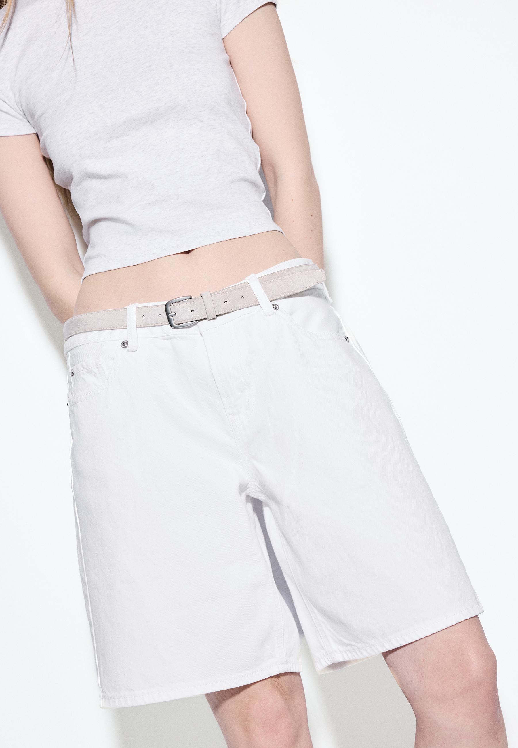 Kemerli denim bermuda şort - Görsel 11