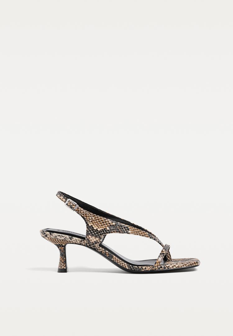absatzsandale-mit-animal-print