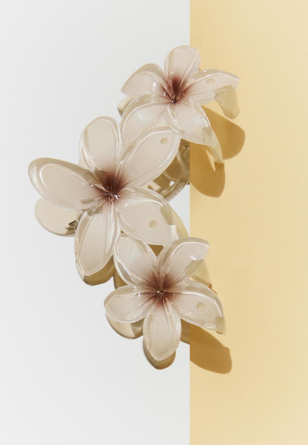 Triple flower hair clip