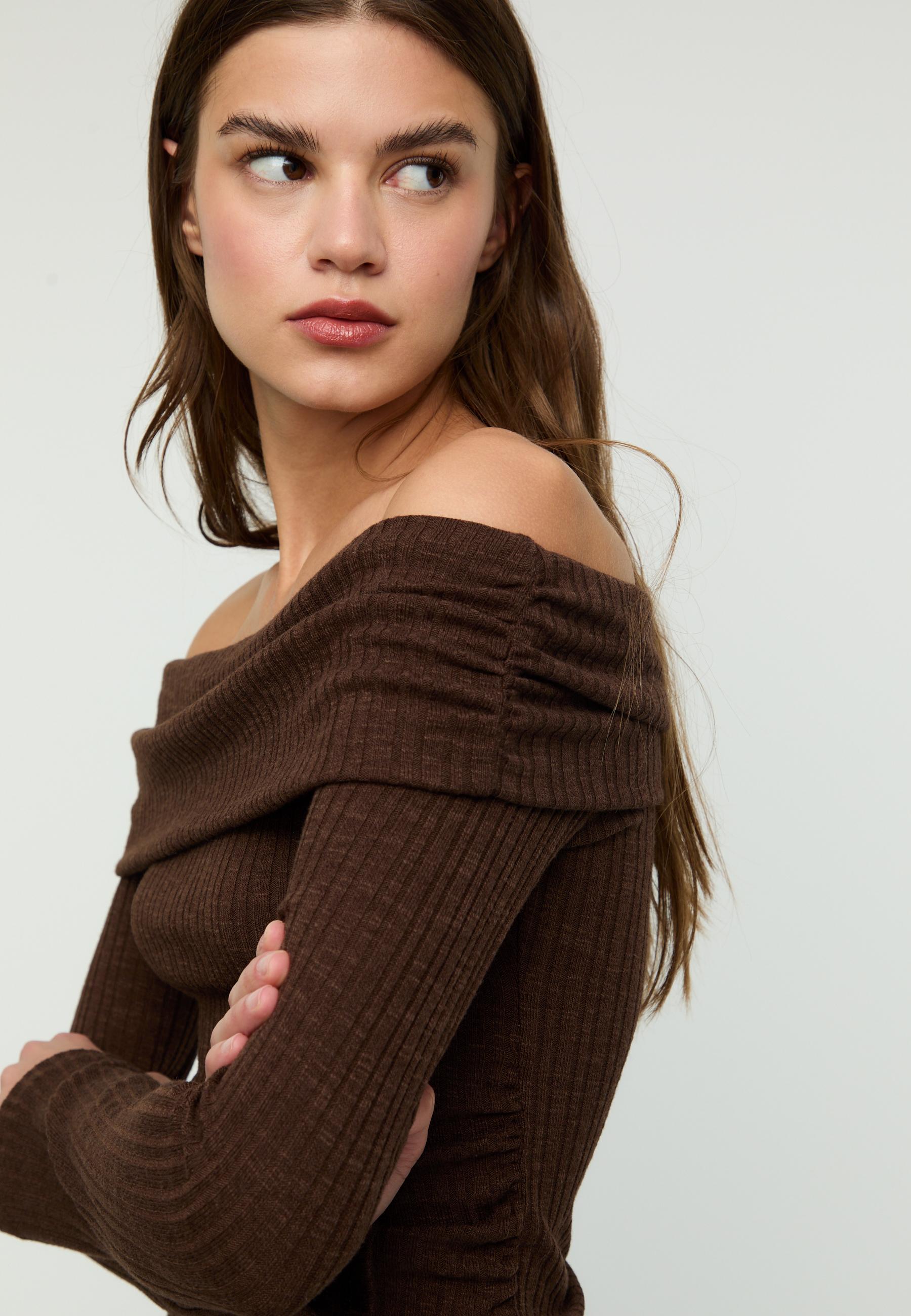 Ruched Knit Bardot Top - Women's fashion | Stradivarius Jordan