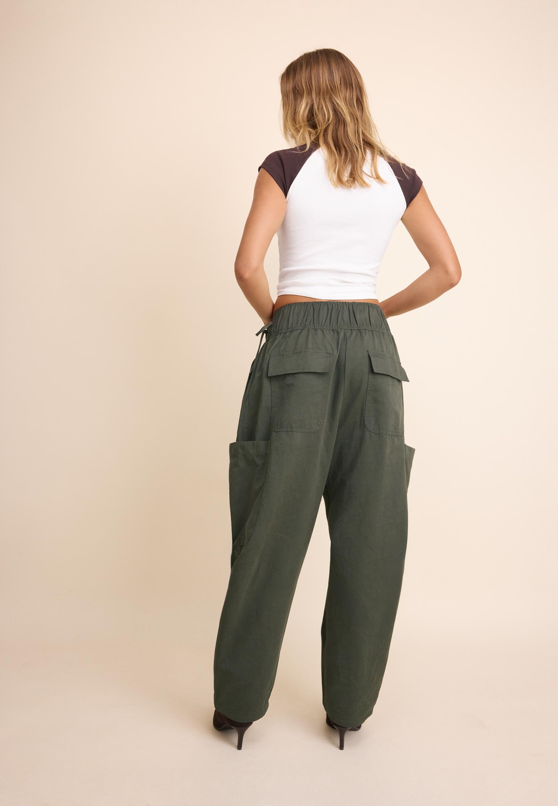 Voluminous cargo trousers with tie detail waist — 0-526