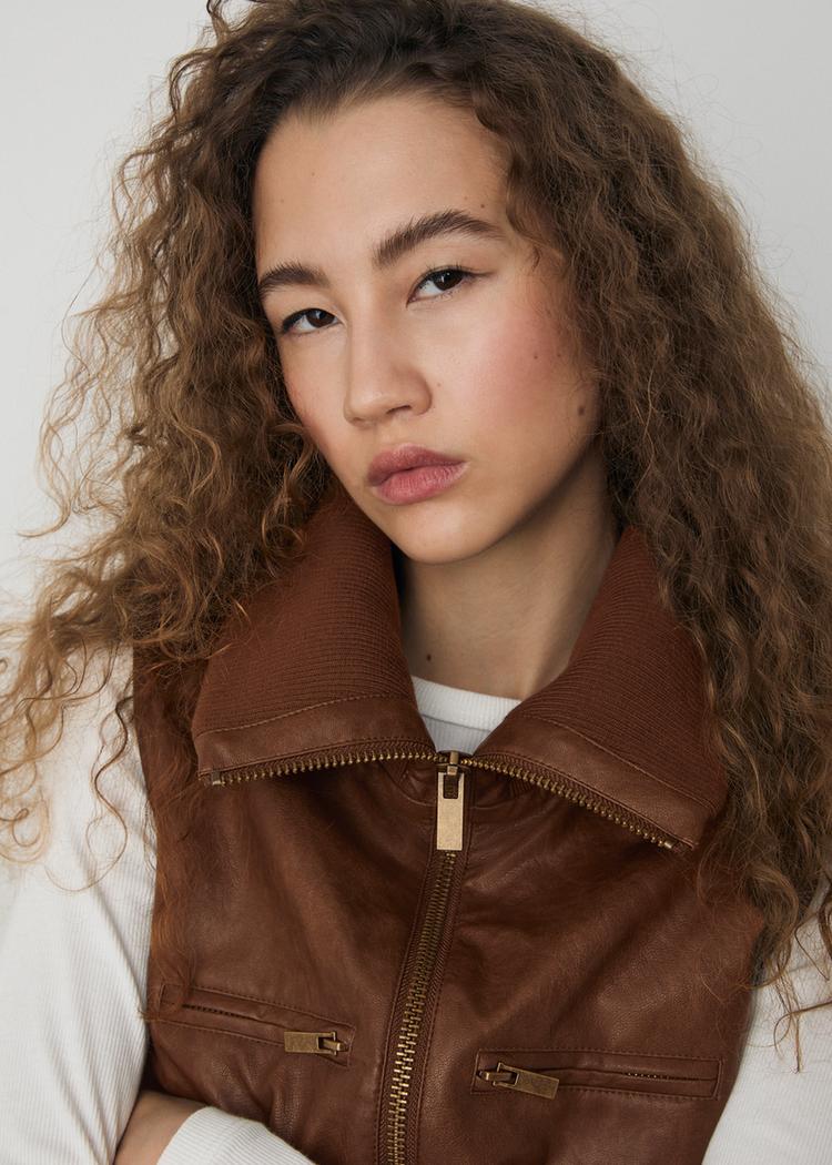 chaleco efecto piel combinado rib