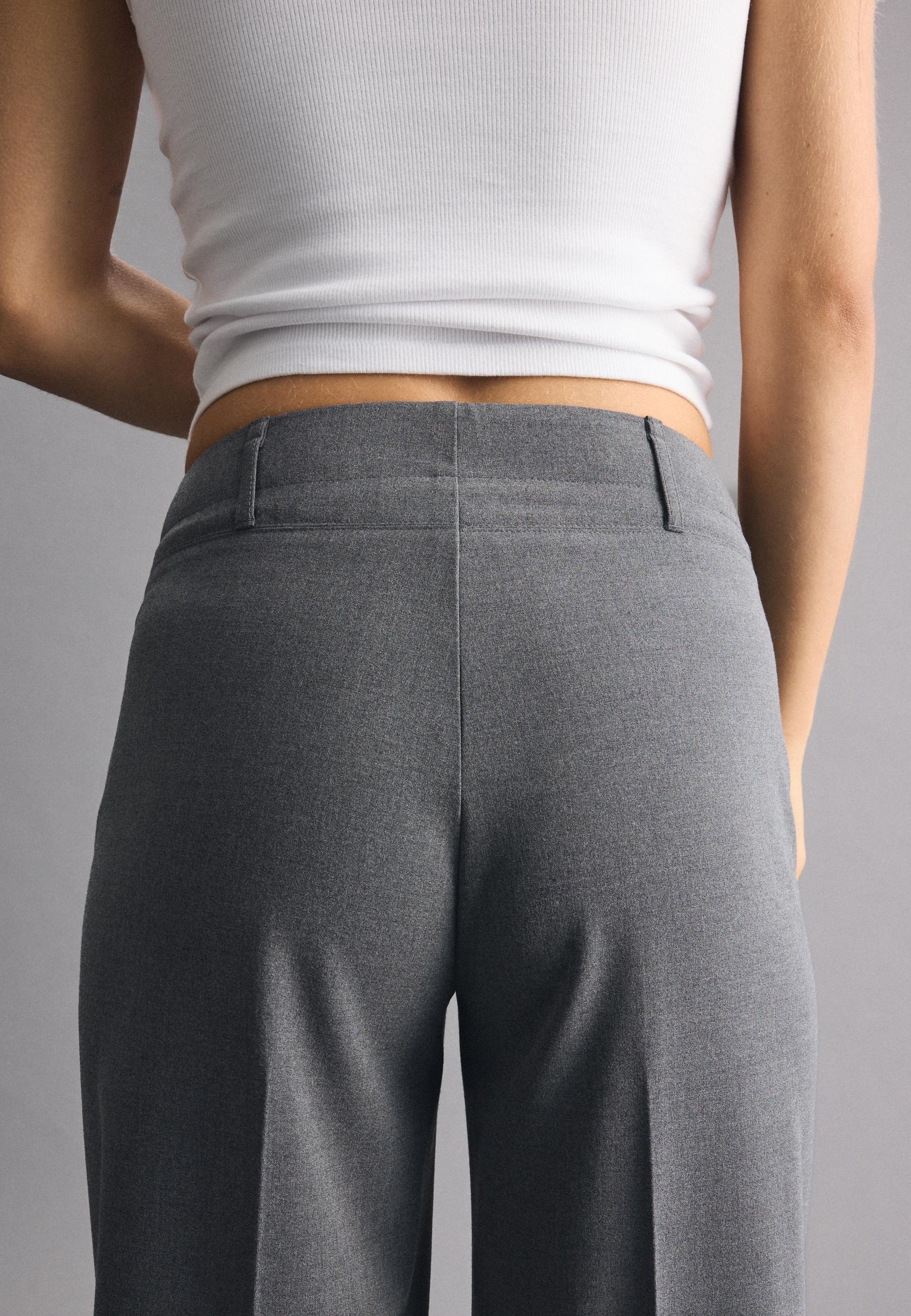 Slim straight trousers — Dark grey